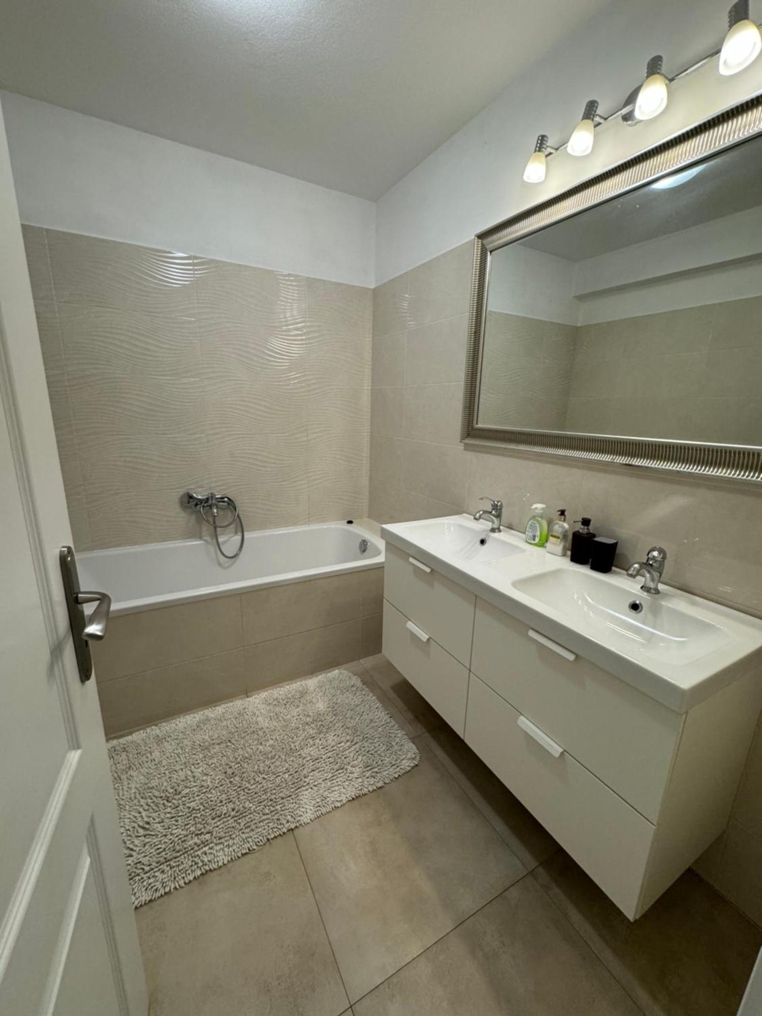 Sunny Apartment On The Lakes Senec Bagian luar foto